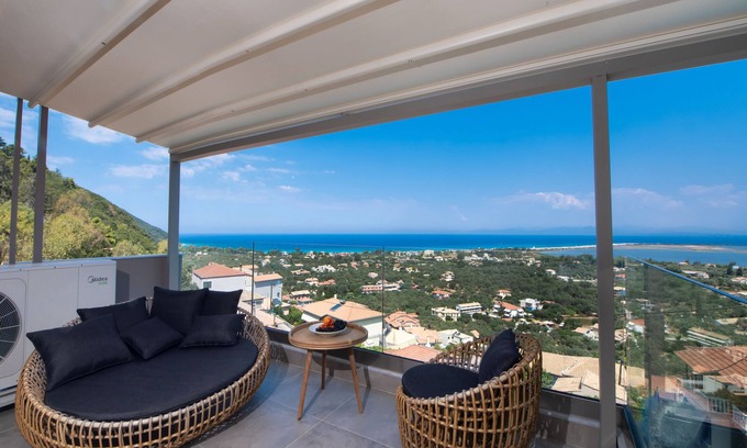 Frinion Apartamento | Halcyon Deluxe Maisonettes Sea View