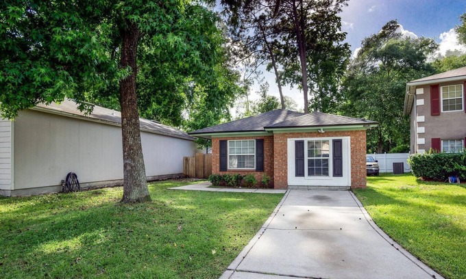 Hyde Park Casa | 🌿Halcyon Hideaway🌿4 Bedroom Home🌿 King Bed Sleeps 8 Near I-10 Westside & Equestrian Center🌿