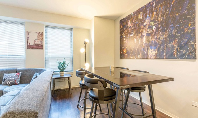 Evanston Condominio | A 800 metros de todo en el corazón de Evanston, Illinois.
