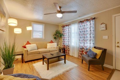 Hinesville Casa | Half-Mi to Dtwn Hinesville Family Home with Yard!