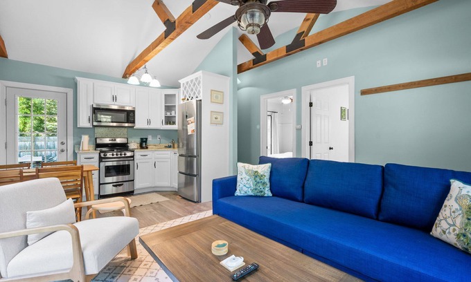 East Sandwich Casa | Half mile from East Sandwich Beach and will accept dogs