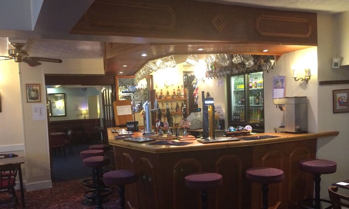 Alford Hotel | Half Moon Hotel and Restaurant