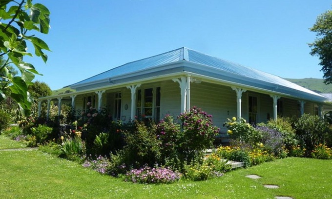 Duvauchelle Casa | Halfmoon Cottage