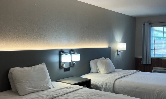 West Memphis Hotel | Hallmarc Inn & Suites of West Memphis