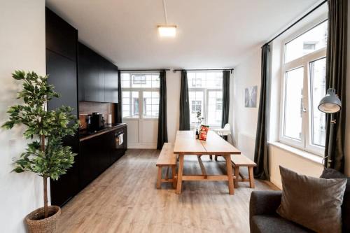 Eimsbuettel Apartamento | Hamburg Gem for 12
