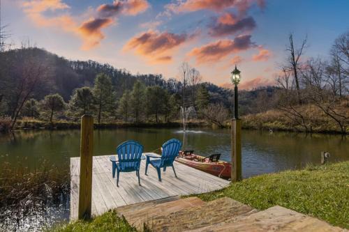Mars Hill Casa | Hamersmith Hollow Retreat by AvantStay Mountain Views