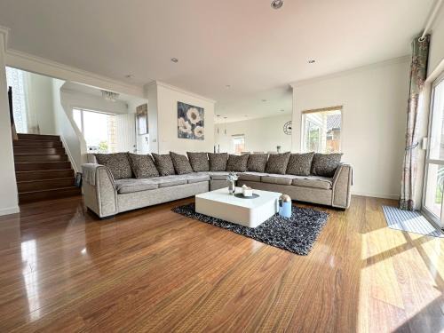 Hamilton Casa | Hamilton Cozy Corner Retreat