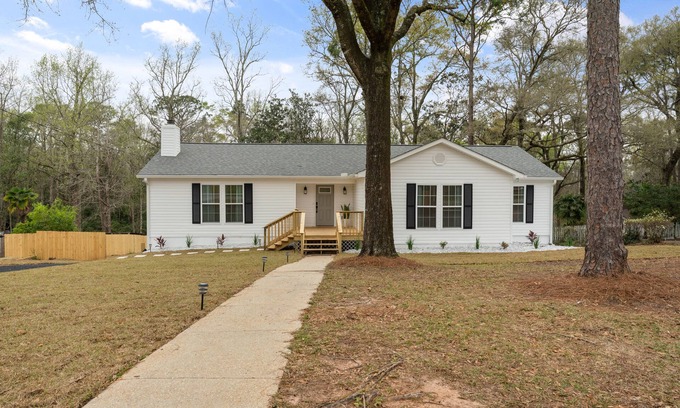 Saint Elmo Casa | Hamilton Hideaway- Pool, Creek View w/ Scenic Deck