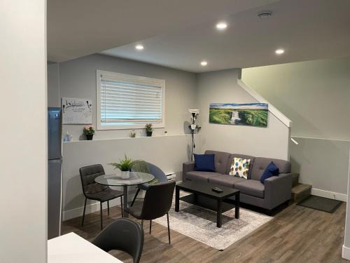 Saskatoon Casa | Hamm Suite