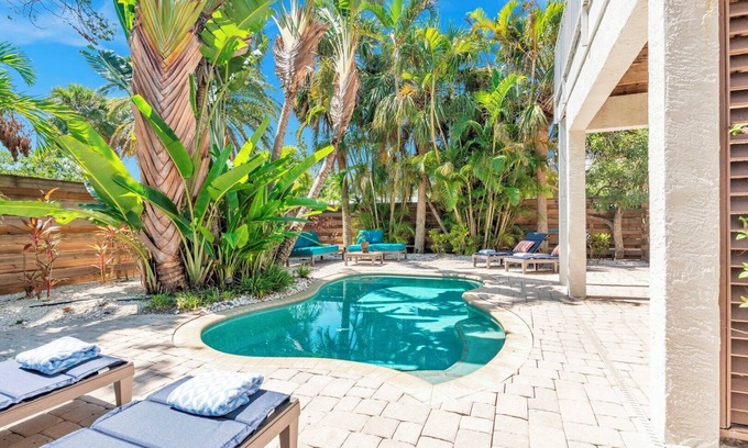 Anna Maria Casa | Hammock in the Sun by Duncan Real Estate