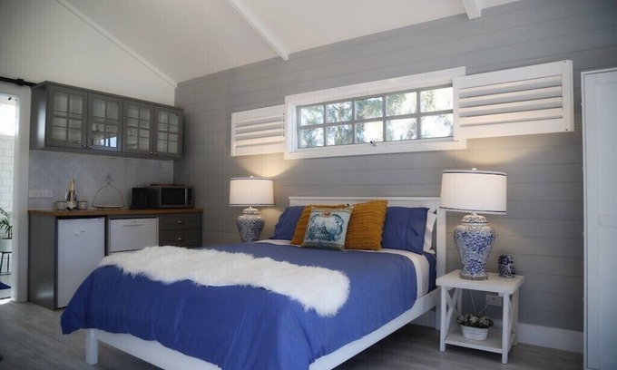 Rye Cabaña | Hamptons In Rye Blue Cottage 3Mins from Hot Springs