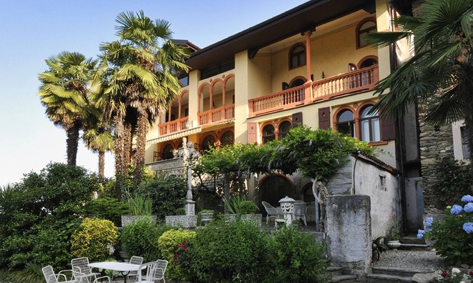 Montegrino Valtravaglia Casa | Chalet hermoso con magnífico jardín y gran piscina