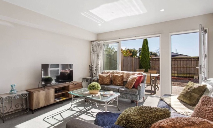 Riccarton Casa | Handy Riccarton Hagley Park CBD 10 Mins