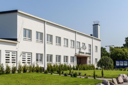Hanko Apartamento | Hangon Asema 5 - yksiö terassilla, ei yhtään porrasta