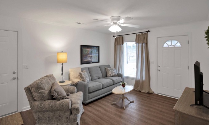 Dothan Casa | Hank’s Place - Home Away From Home