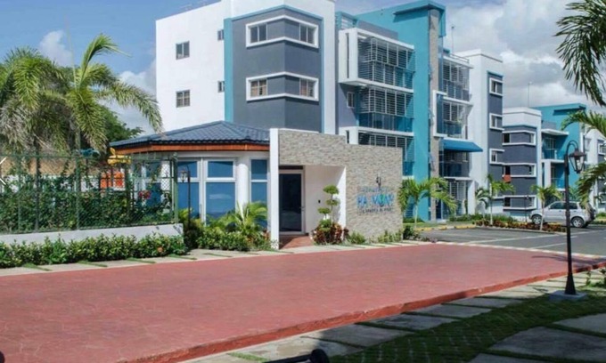 Gregorio Luperon Apartamento | Hannah es un lindo apartamento en un tercer nivel.