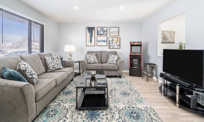 Bloomingdale Casa | Hanover Park Rental