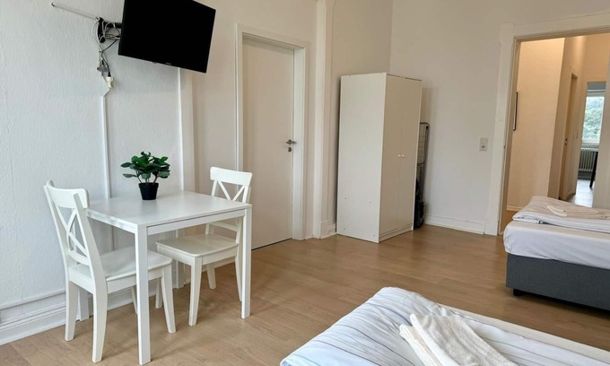 Neumuenster Casa | Hansaring 11 W4 - 3 bedrooms