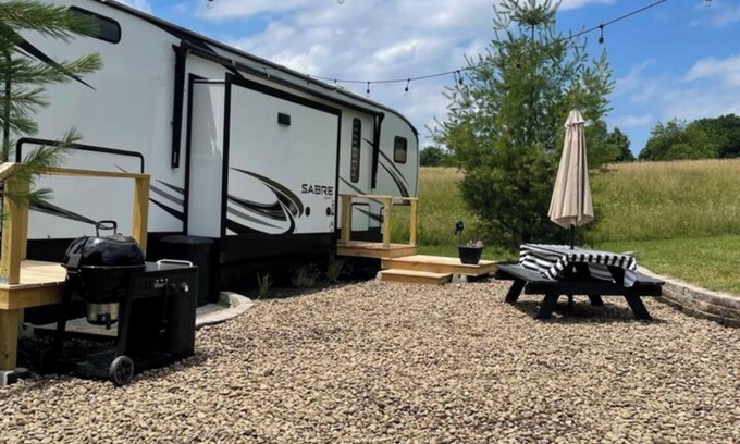 Spring Dale Casa | Happy Campers Family Glamping Dawson/Rainelle