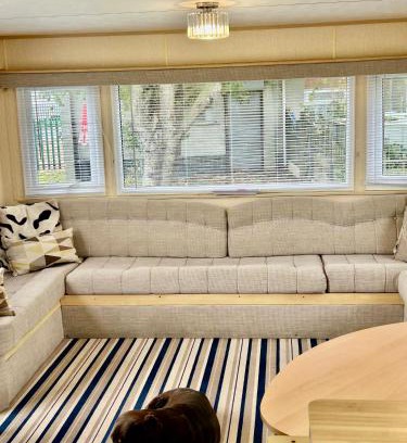 Chapel Saint Leonards Otro | Happy Days Caravan Park - Lovely Spacious 3 Bed Caravan