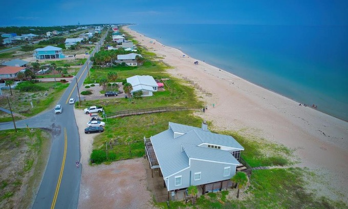 St. George Island Casa | Happy Endings
