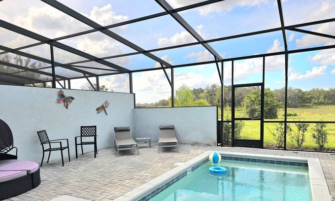 Loughman Complejo | Happy Hideaway Villa with private pool, resort access 20 minutes to Disney