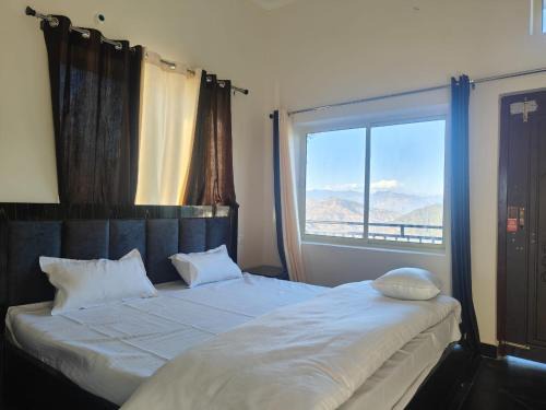 Chamba Casa | Happy Homestay And Rooftop cafe