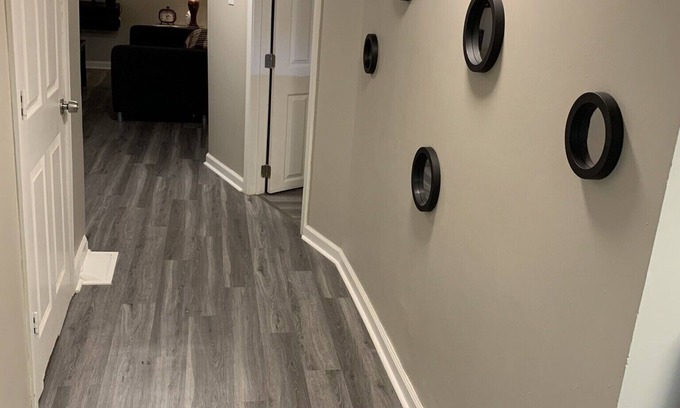 Independence Apartamento | 💛Solo a 1 milla de los estadios🏈⚾️ 10 millas del centro Wifi, lavandería, Netflix, cable