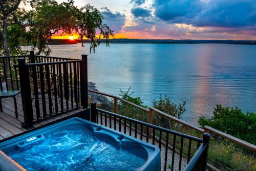 Canyon Lake Casa | Happy Owl Lakehouse