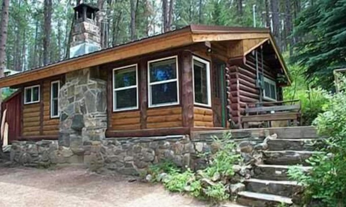 Silver City Cabina | Happy Trails Log Cabin