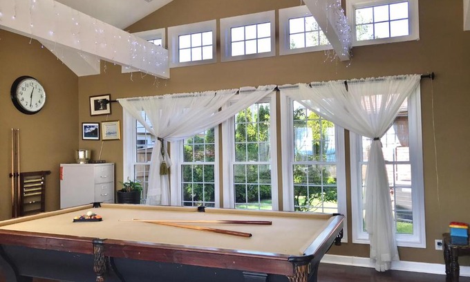 Kingsville Casa | Happy vacation home by Erie lake