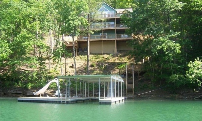 Lakeside Estates Casa | 'Happyhour', Norris Lake, Cov Dock w / slide, de Deerfield, Lg Fire Pit, 30 plazas