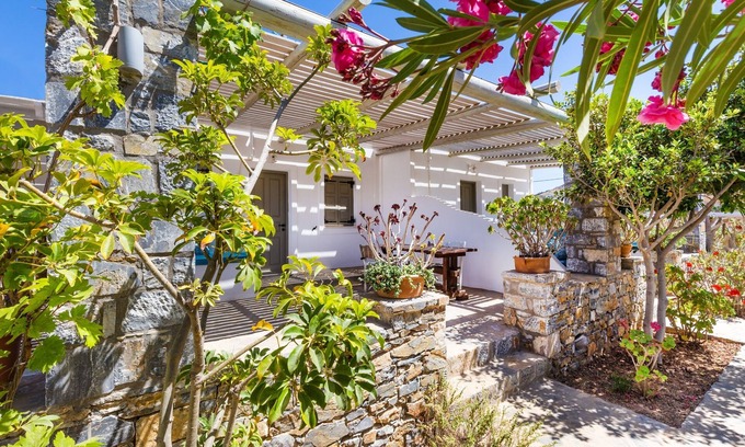 Schoinousa Casa | Harama Hotel - Deluxe triple room with sea view