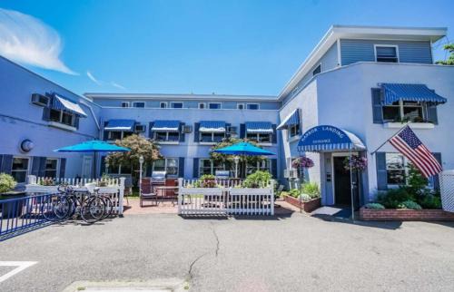 Vineyard Haven Hotel | Harbor Landing Resort