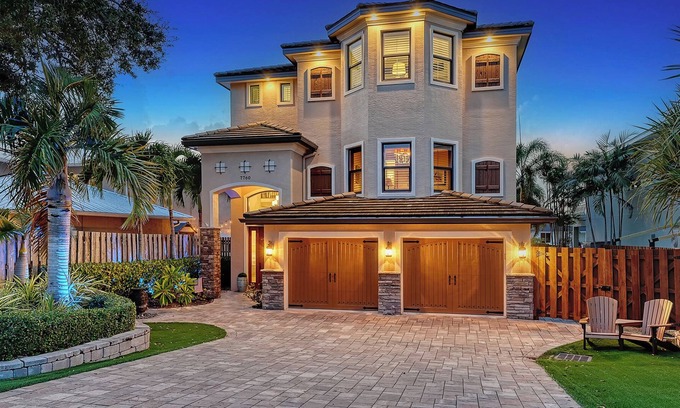 Sarasota Casa | Harbour Retreat - Luxury Waterfront Pool Home close Siesta Key by Gulf Coast Holiday Homes