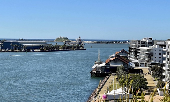 Newcastle Apartamento | Harbour Side on Honeysuckle - minutes from Newcastle beaches and CBD