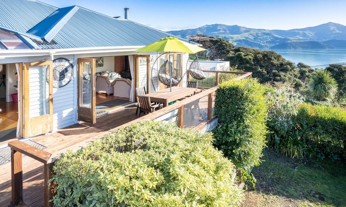 Akaroa Casa | Harbour Views - Akaroa Holiday Home