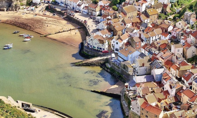 Staithes Casa | Harbourside sleeps 10