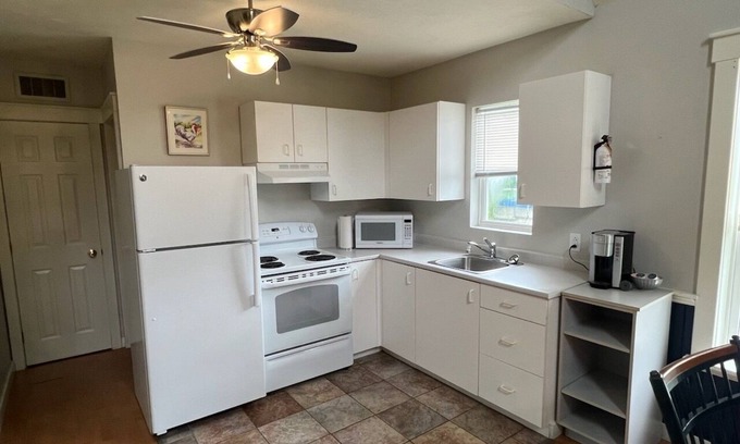 Shediac Cabaña | Hardy's Parlee Beach Chalet #14