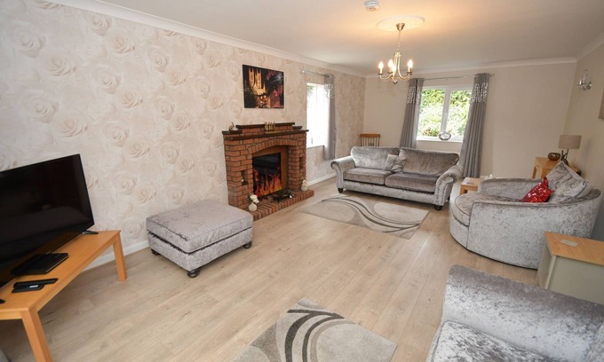 Woodhall Spa Casa | Hare Lodge - attractive bungalow, the historic inland resort of Woodhall Spa.