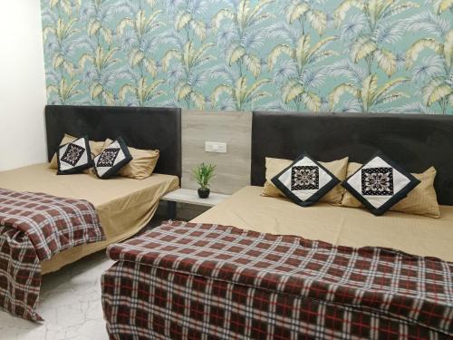 Mathura Cama Y Desayuno | Hari Sharnam Home Stay