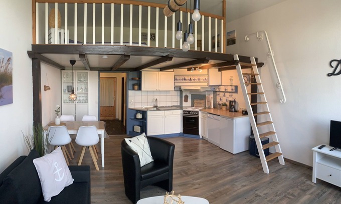 Altfunnixsiel Apartamento | Harlequartier apartment, directly on the Harle with jetty, near Carolinensiel
