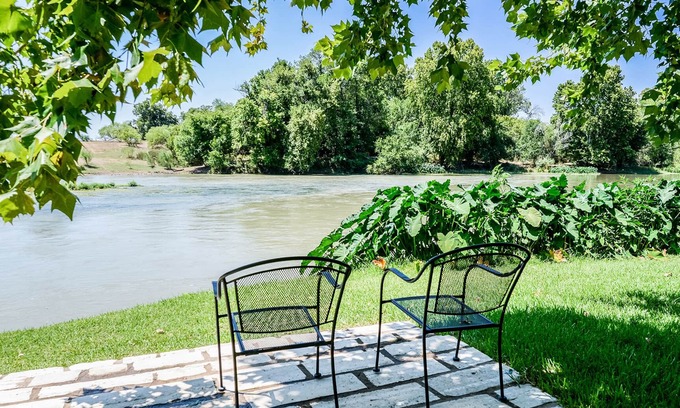 Bastrop Apartamento | Harmony House en el hermoso río Colorado ... Retiro de caminata al agua Zen