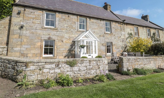 Hallington Cabaña | HARNHAM HALL COTTAGE, family friendly, with open fire in Ponteland