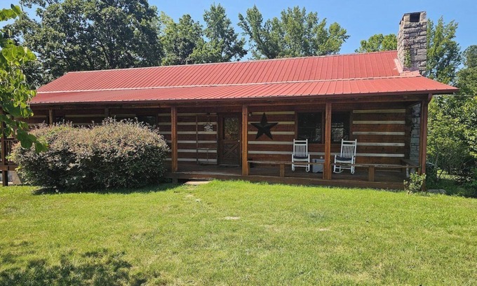 Kingston Springs Cabina | Harpeth Moon Summary: