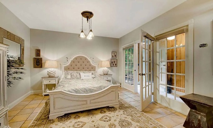 Elizabethtown Casa | Harriet Tubman Hideaway at Moonstone Manor