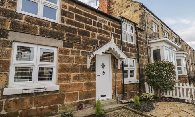 Marske-by-the-Sea Cabaña | HARRINGTON COTTAGE, pet friendly, with a garden in Marske-By-The-Sea