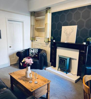 Stainburn Casa | Harrington House - 6 Bedrooms - Sleeps 15