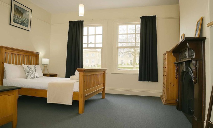Hobart Central Business District Casa | "Harrington St Apartment"- City Location, Parking.