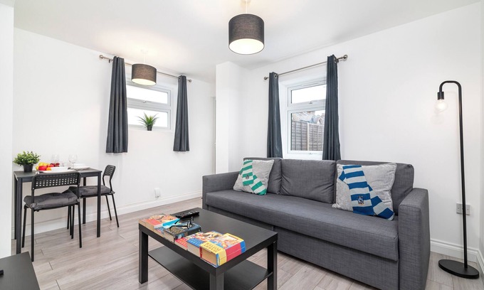 Watford Condominio | Harry's Hogwarts Haven